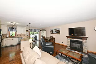 1021 Eton Ct, Hartland, WI 53029 - Photo 11