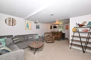1021 Eton Ct, Hartland, WI 53029 - Photo 27