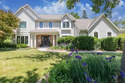 W159N7482  Pinewood Cir, Menomonee Falls, WI 53051 - Photo 3