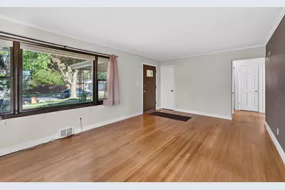 5404 N 103rd St, Milwaukee, WI 53225 - Photo 3