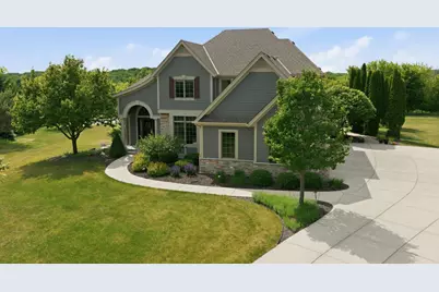 439  Pineview Ct, Richfield, WI 53017 - Photo 3