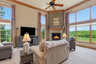 439  Pineview Ct, Richfield, WI 53017 - Photo 9