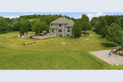 439  Pineview Ct, Richfield, WI 53017 - Photo 5