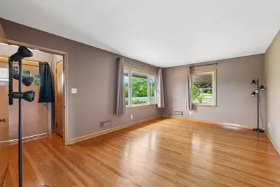 5930 W County Line Rd, Mequon, WI 53092 - Photo 9
