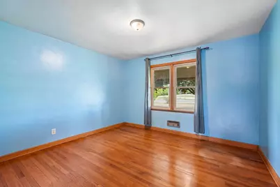 5930 W County Line Rd, Mequon, WI 53092 - Photo 13
