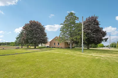 5930 W County Line Rd, Mequon, WI 53092 - Photo 17