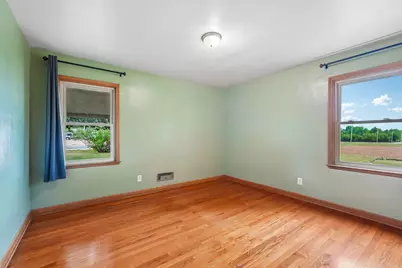 5930 W County Line Rd, Mequon, WI 53092 - Photo 11