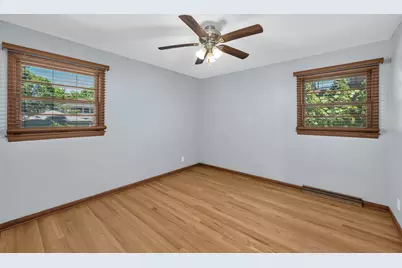 6822 W Wells St #6824, Wauwatosa, WI 53213 - Photo 9