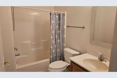 1114  Hastings Ct #101, Racine, WI 53406 - Photo 13
