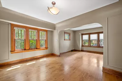 3314 N Newhall St, Milwaukee, WI 53211 - Photo 9