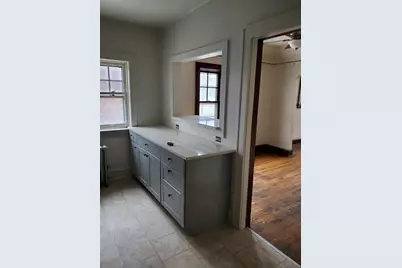 4621 S Lake Dr, Cudahy, WI 53110 - Photo 3
