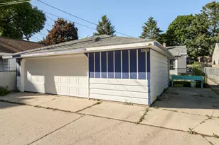 9035 W Lisbon Ave, Milwaukee, WI 53222 - Photo 19