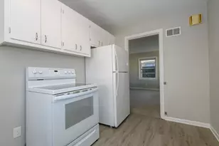 9035 W Lisbon Ave, Milwaukee, WI 53222 - Photo 27