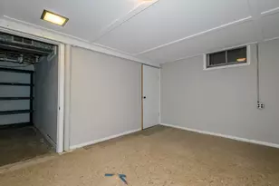 9035 W Lisbon Ave, Milwaukee, WI 53222 - Photo 13