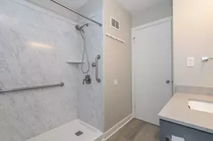 9035 W Lisbon Ave, Milwaukee, WI 53222 - Photo 7