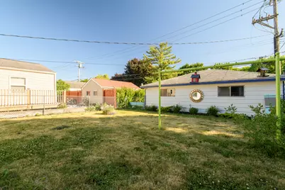 9035 W Lisbon Ave, Milwaukee, WI 53222 - Photo 17