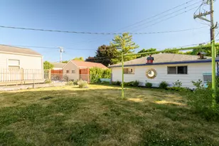 9035 W Lisbon Ave, Milwaukee, WI 53222 - Photo 17