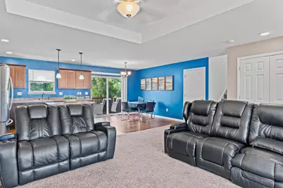 1423 E Longneedle Ln, Elkhorn, WI 53121 - Photo 5
