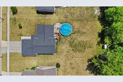 1423 E Longneedle Ln, Elkhorn, WI 53121 - Photo 33