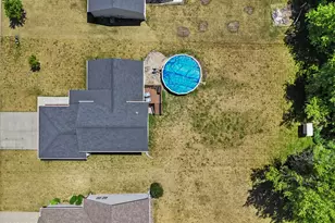 1423 E Longneedle Ln, Elkhorn, WI 53121 - Photo 33