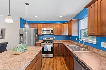 1423 E Longneedle Ln, Elkhorn, WI 53121 - Photo 9