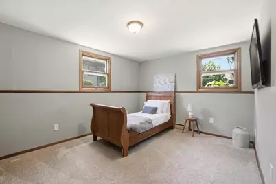 6085  Trail Ridge Dr, Greendale, WI 53129 - Photo 5