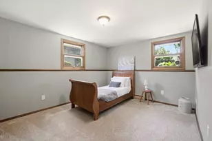6085 Trail Ridge Dr, Greendale, WI 53129 - Photo 5