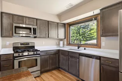 6085  Trail Ridge Dr, Greendale, WI 53129 - Photo 29