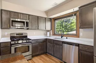 6085 Trail Ridge Dr, Greendale, WI 53129 - Photo 29