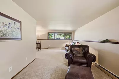 6085  Trail Ridge Dr, Greendale, WI 53129 - Photo 9
