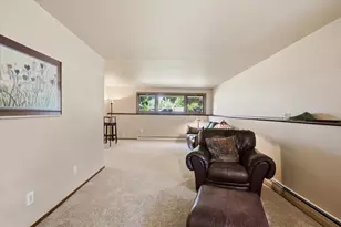 6085 Trail Ridge Dr, Greendale, WI 53129 - Photo 9