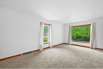 5317 W Hayes Ave, West Allis, WI 53219 - Photo 5