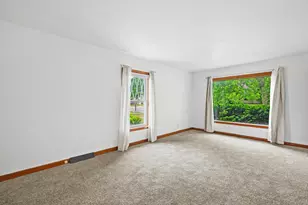 5317 W Hayes Ave, West Allis, WI 53219 - Photo 5