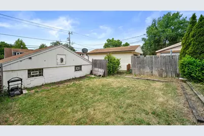 5317 W Hayes Ave, West Allis, WI 53219 - Photo 17