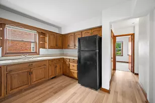5317 W Hayes Ave, West Allis, WI 53219 - Photo 7