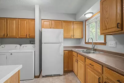 400  Derek Ave #402, Holmen, WI 54636 - Photo 5