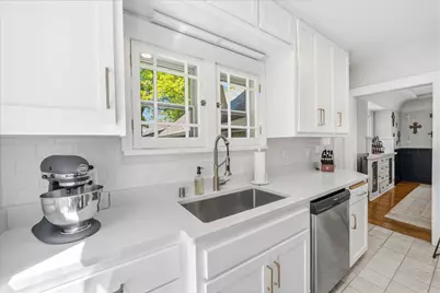 1900 E Marion St, Shorewood, WI 53211 - Photo 15