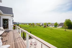 550 Ridgeview Ct, Lake Geneva, WI 53147 - Photo 9