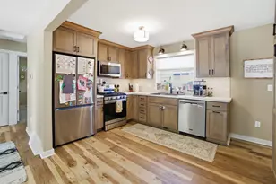 4554 S Vermont Ave, Saint Francis, WI 53235 - Photo 9