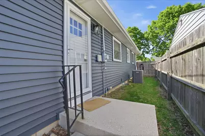 4554 S Vermont Ave, Saint Francis, WI 53235 - Photo 33