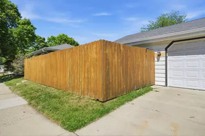 4554 S Vermont Ave, Saint Francis, WI 53235 - Photo 3