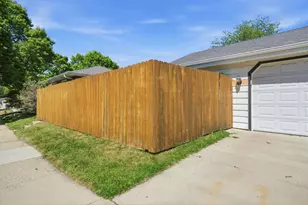 4554 S Vermont Ave, Saint Francis, WI 53235 - Photo 3
