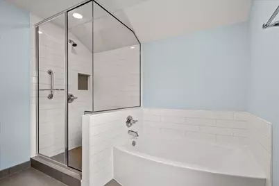 6060 N Alberta Ln, Glendale, WI 53217 - Photo 21