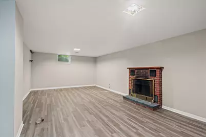 6060 N Alberta Ln, Glendale, WI 53217 - Photo 23