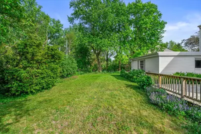 6060 N Alberta Ln, Glendale, WI 53217 - Photo 25