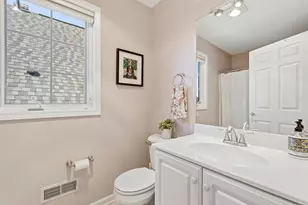 1527 N Cass St, Milwaukee, WI 53202 - Photo 23