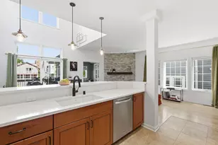 1527 N Cass St, Milwaukee, WI 53202 - Photo 5
