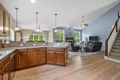 N25W27264  Covingtom Ct, Pewaukee, WI 53072 - Photo 9