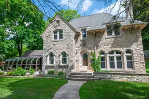 N87W15714 Kenwood Blvd, Menomonee Falls, WI 53051 - Photo 1