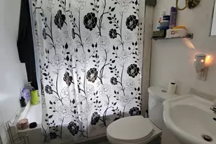 806 Jackson St, Racine, WI 53404 - Photo 5